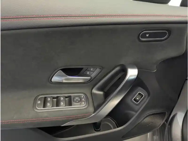 Mercedes Cla 250 e hybrid eq amg line — photo 13