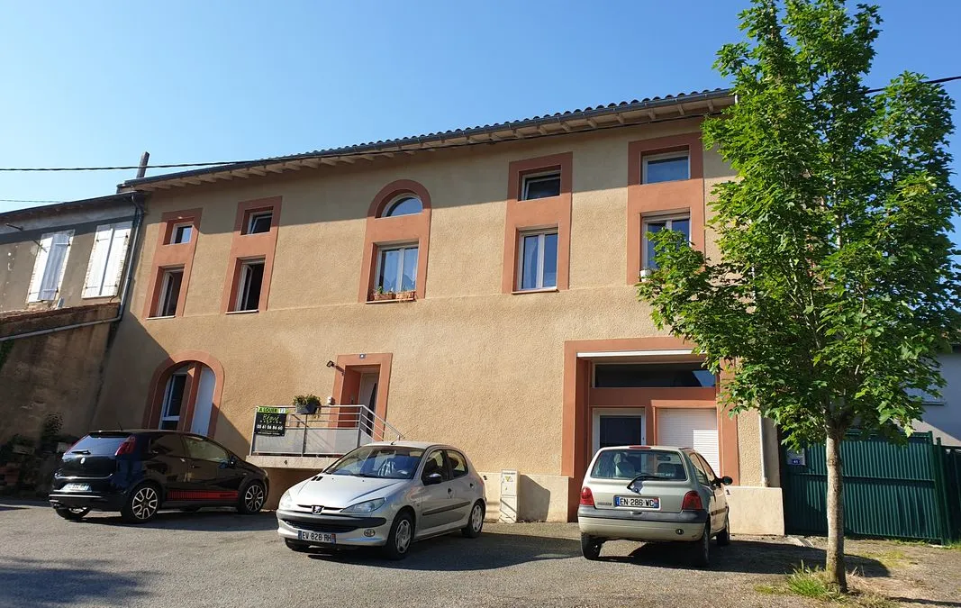 Photo 1