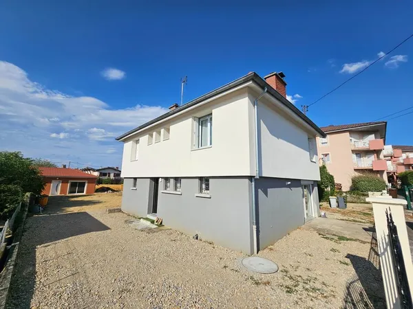 Maison T6 quartier calme