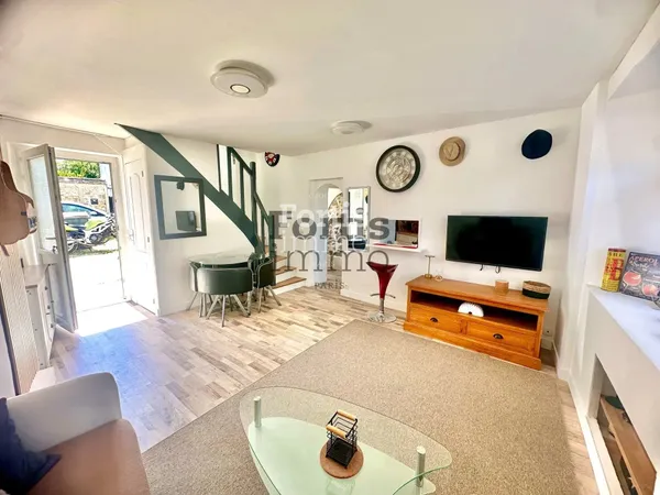 AVON-CHARMANTE MAISON DE VILLE EN PIERRES (66M²)-2 CHAMBRES