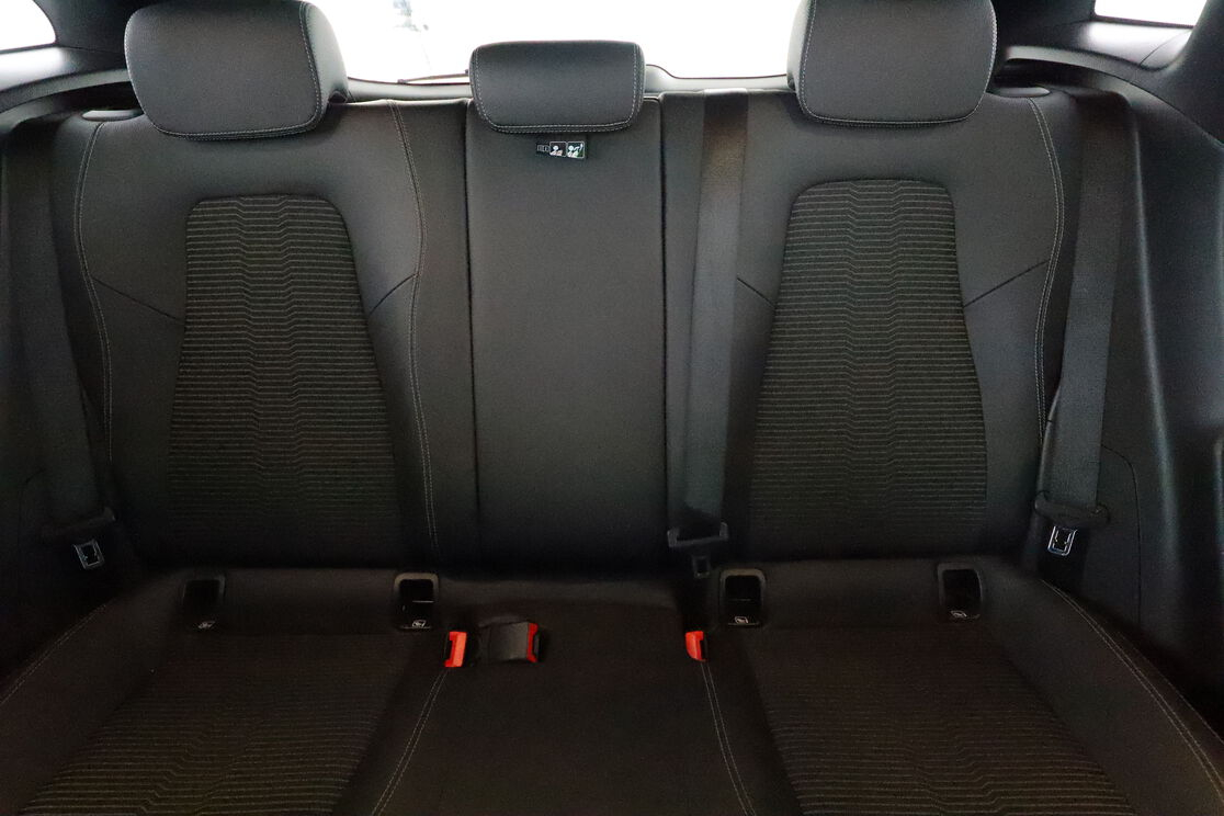 Mercedes-Benz GLA 250 e Progressive Line 8G-DCT — photo 14