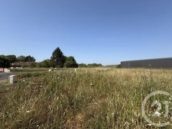 Terrain 653 m²