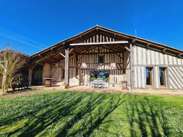 Maison de caractère avec 5 chambres et piscine