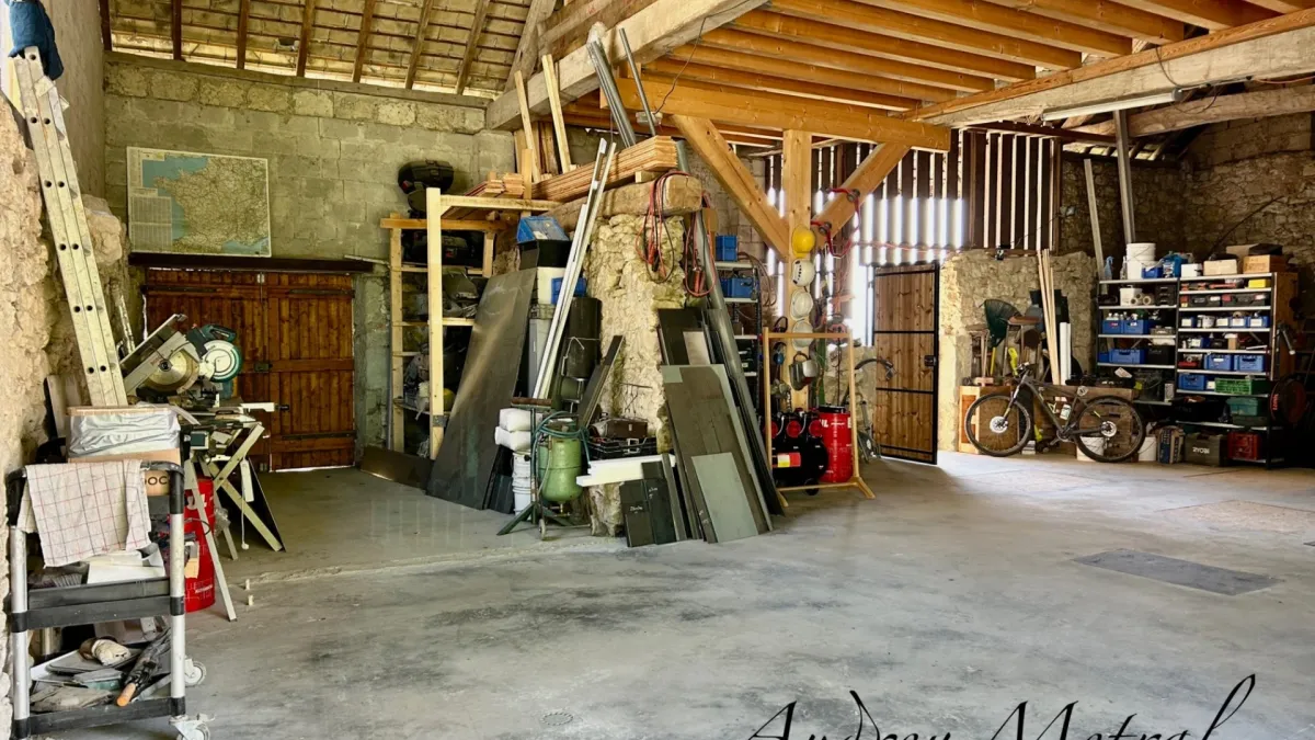 Photo 18