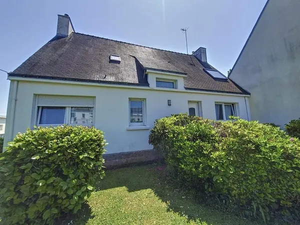 LANESTER : Maison familiale de 5 chambres avec sous-sol complet