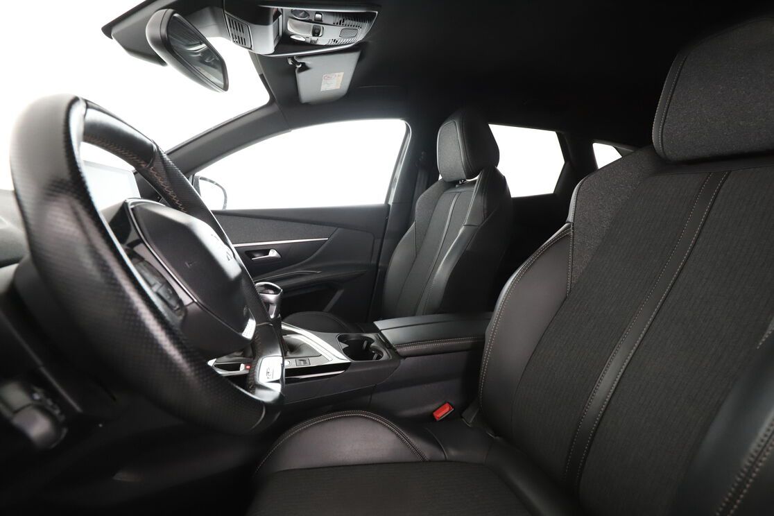 Peugeot 3008 1.2 PureTech GT Line — photo 9