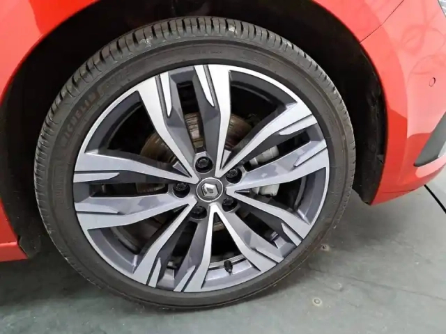 Renault Megane iv estate e-tech plug-in hybrid 160 — photo 16