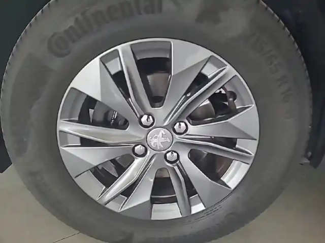 Peugeot 2008 puretech 130 s&amp;s eat8 — photo 34