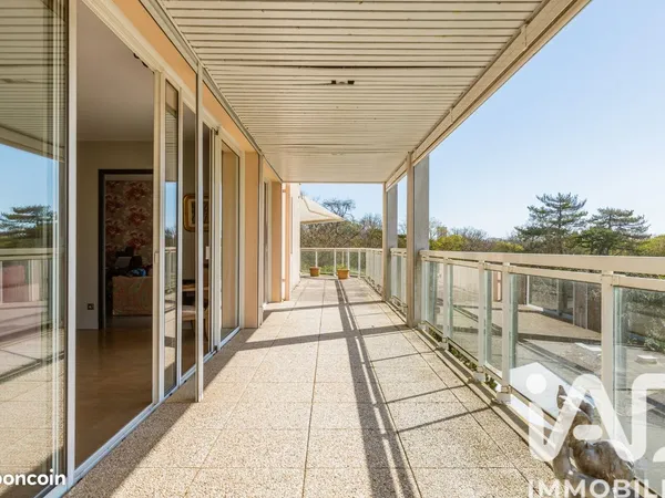 Appartement 5 pièces 220 m²