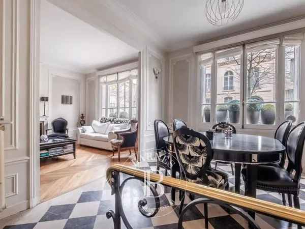 Appartement 5 pièces 143 m²
