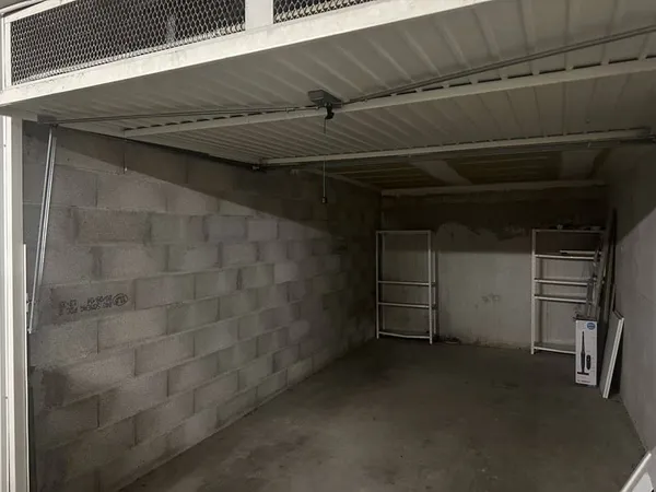 Parking 14 m²