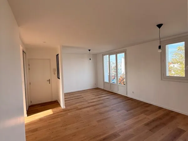 DIJON - Quartier des Bourroches - T3 70 m² entièrement rénové - Balcon - Vue dégagée