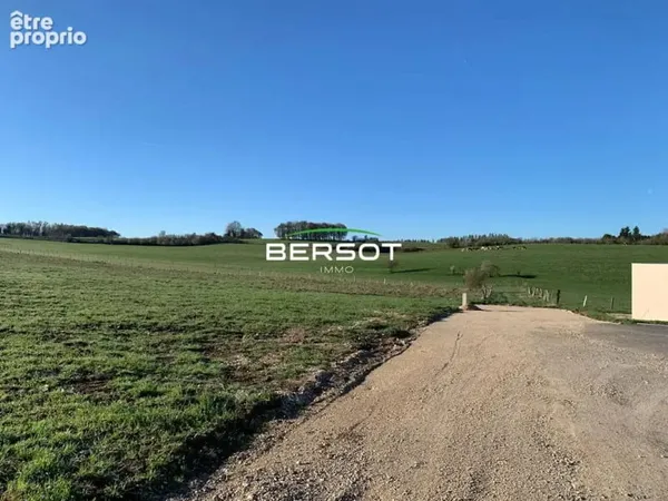 EXCLUSIVITE Terrain constructible viabilisé 496m² plat et bien exposé au calme ? L'Hôpital-du-Grosbo