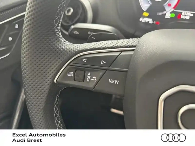 Audi Q2 35 tfsi 150ch s line plus s tronic 7 — photo 12