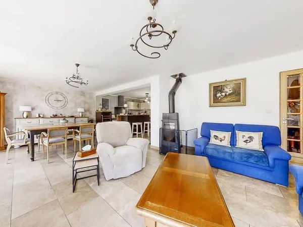 Maison 6 pièces 250 m²