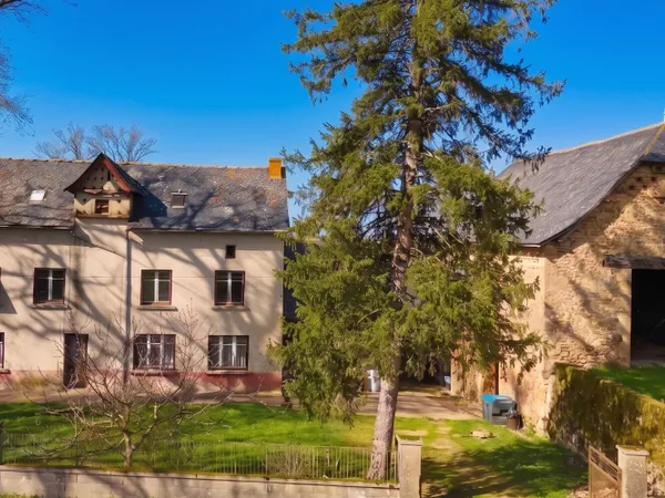 MONTBAZENS AUTHENTIQUE CORPS DE FERME EN PIERRE SPLENDIDE GRANGE ET POTENTIEL UNIQUE