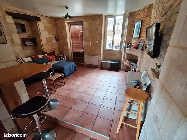 Coup de coeur assuré : Charmante maison en pierre de 71 m² au coeur de Blaye