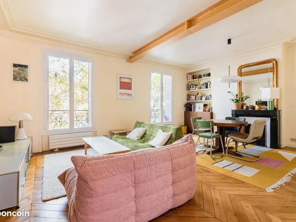 Paris 19e, Laumière : 68 m² traversant en pierre de taille, rénové par architecte, 4e étage