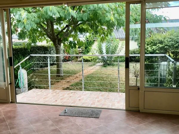 Location maison meublée 107m2 avec véranda et beau jardin de 160m2 + dépendance 30m2