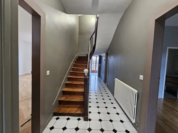 Maison 7 pièces 192 m²