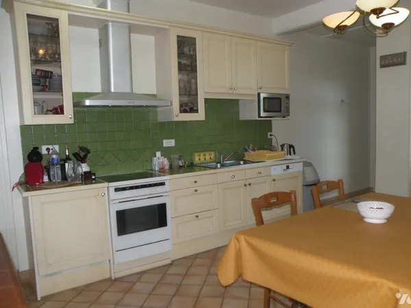 Maison 12 pièces 331 m²
