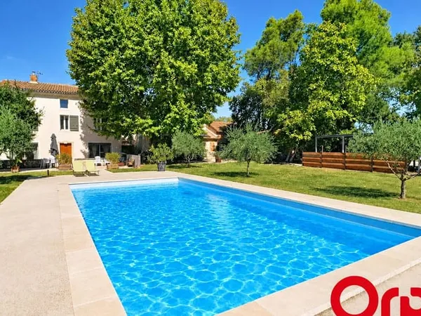 Maison 6 pièces 239 m²
