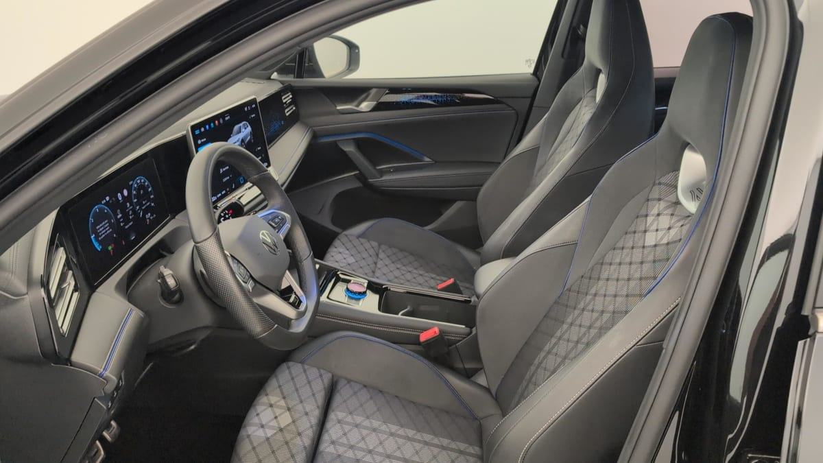 Volkswagen Tiguan — photo 16