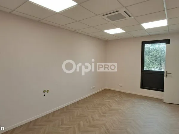 Bureau 27 m²