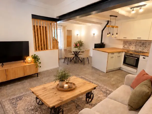 À louer ou en colocation - Charmante maison de village rénovée au coeur d'Éguilles