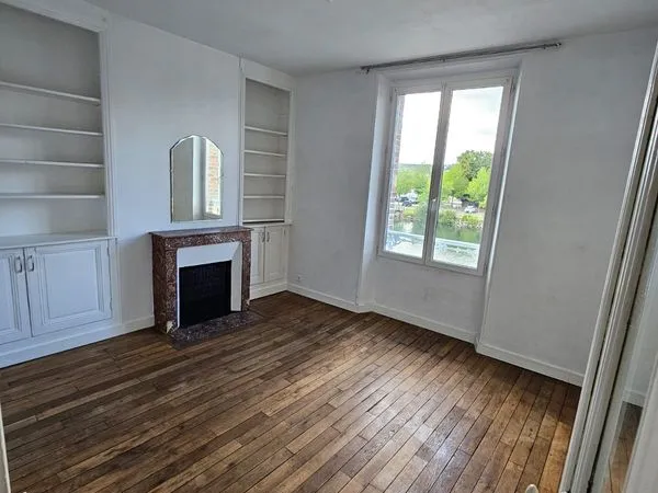 F2 34 m² - 1er étage - Bord de l'Yonne à Sens