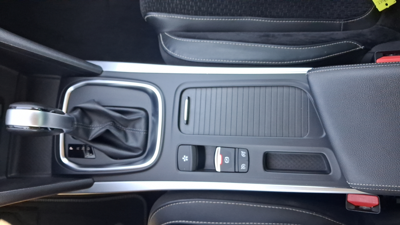 Renault Mégane IV Berline TCe 140 Energy EDC — photo 37