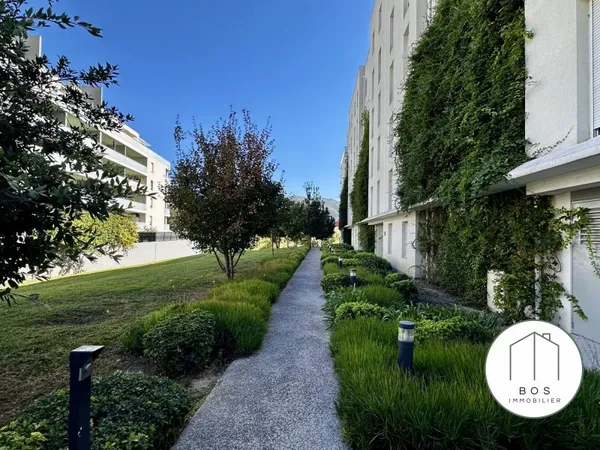 Appartement T3 avec terrasse et garage