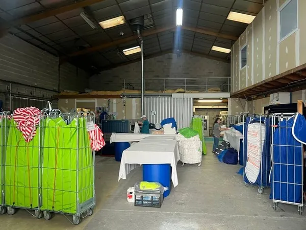 ENTREPOT à vendre