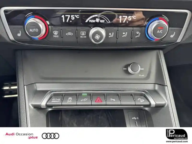 Audi Q3 45 tfsie 245 ch s tronic 6 — photo 32