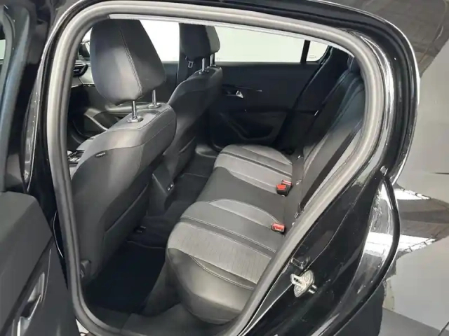 Peugeot 208 e- 136ch allure — photo 10