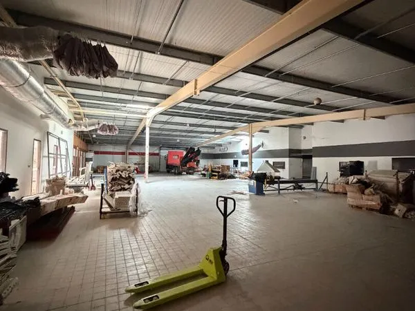 Local commercial 1690 m² ROCHECHOUART
