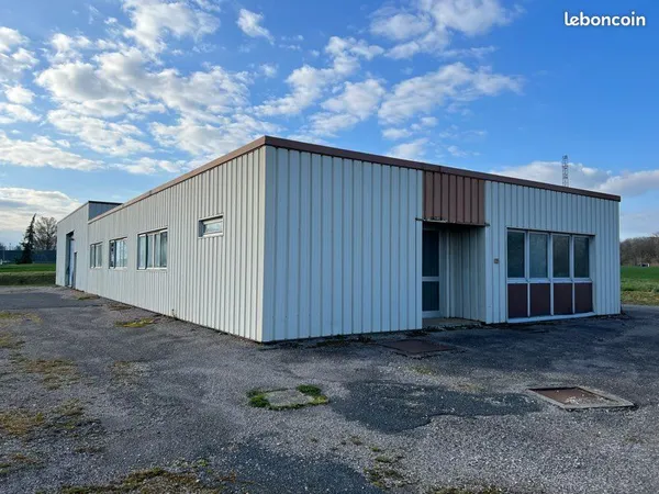 Location entrepôt 450m2 et bureaux Clefmont