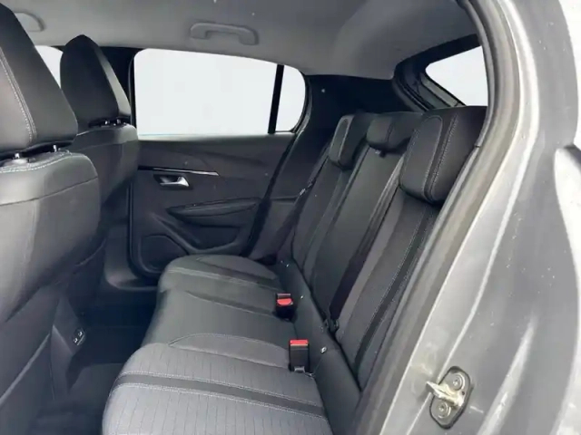 Peugeot 208 electrique 50 kwh 136ch — photo 12