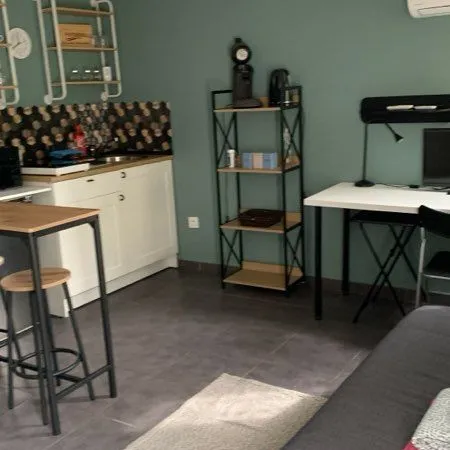 Studio 20m2 meublé tout confort - Bail Mobilité - 7 min Hôpital Avignon - Clim / Terrasse / Piscine