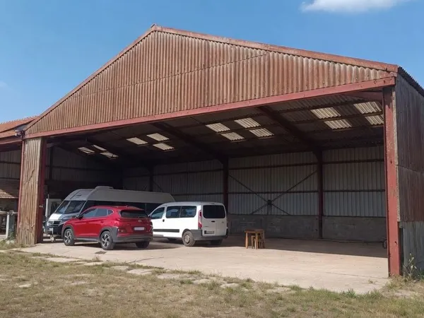 Hivernage parking camping car caravane bateau voitures moto quad etc...