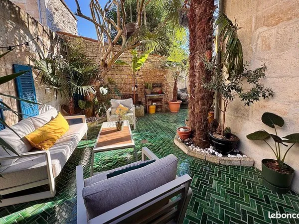 Maison ancienne avec terrasse plein Sud
