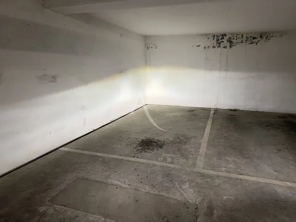 Parking 13 m²
