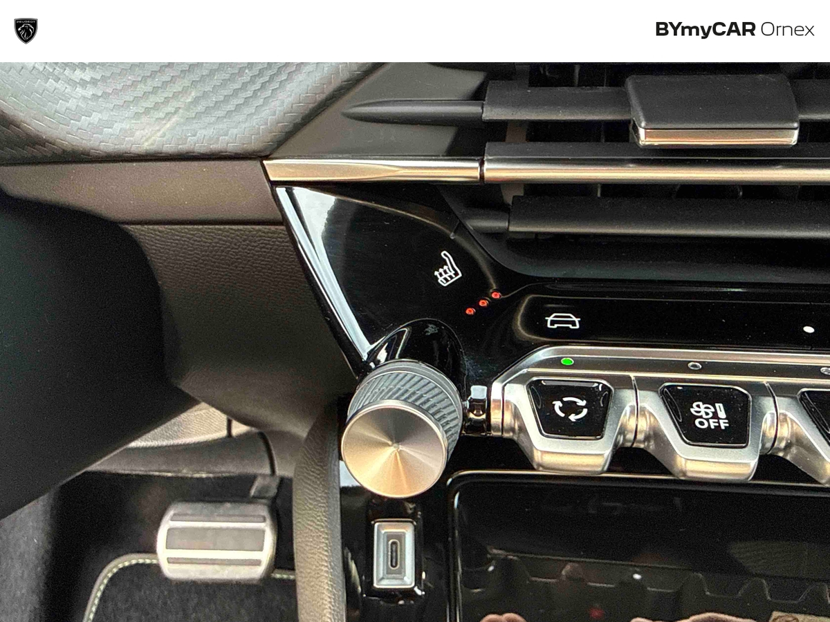 Peugeot 2008 PureTech 130 S&amp;S EAT8 — photo 31