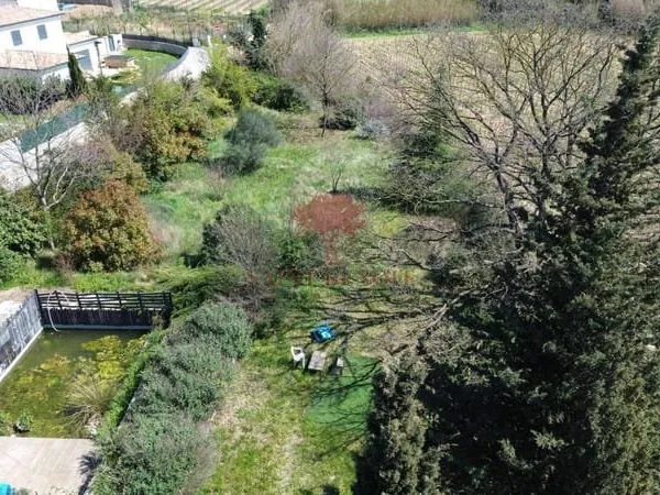 Terrain 1486 m²