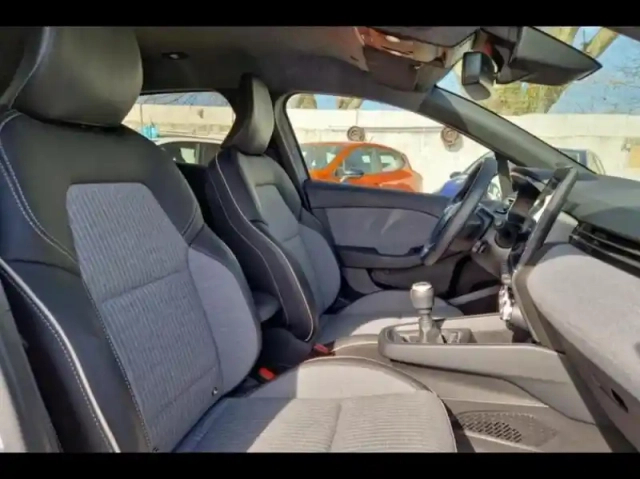 Renault Clio 1.0 tce 90ch techno - 24 — photo 11