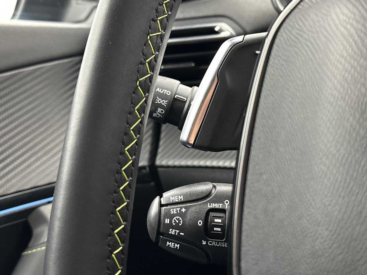 Peugeot 2008 puretech 130 s&s eat8 gt — photo 20