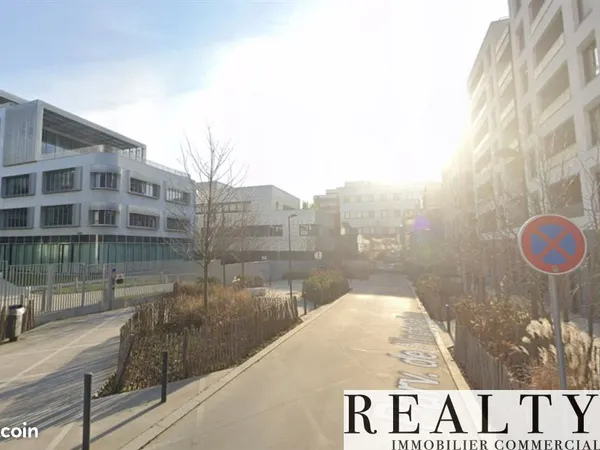 Local commercial 408 m²