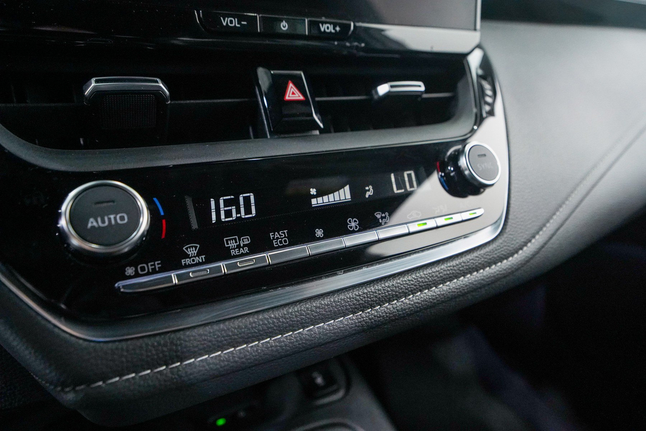 Toyota Corolla Touring Sports — photo 24