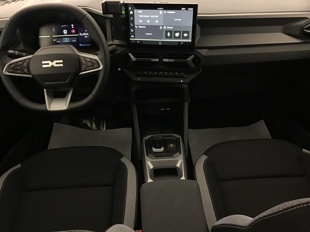 Dacia Duster — photo 11