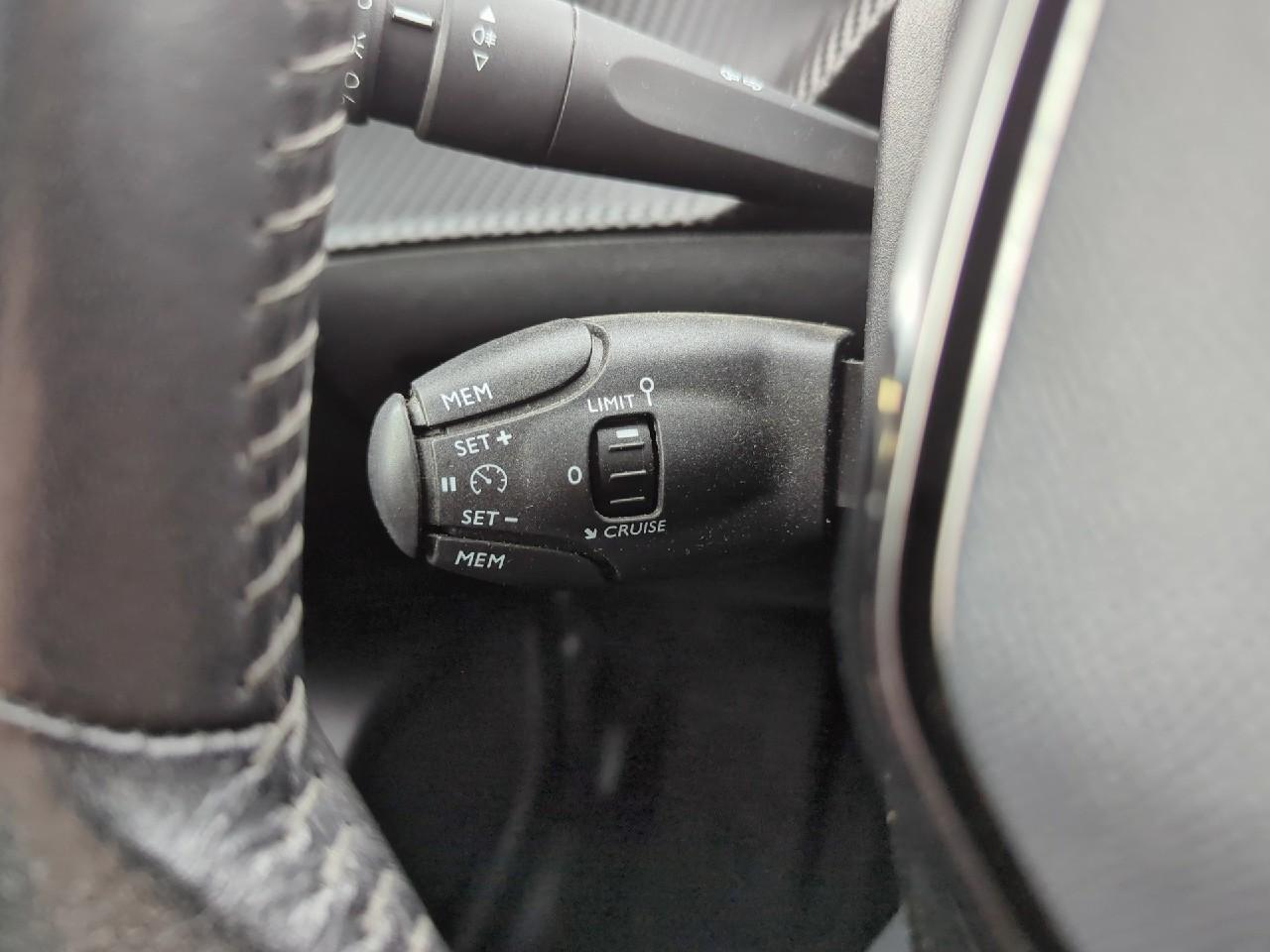 Peugeot 2008 puretech 130 s&s bvm6 allure — photo 21